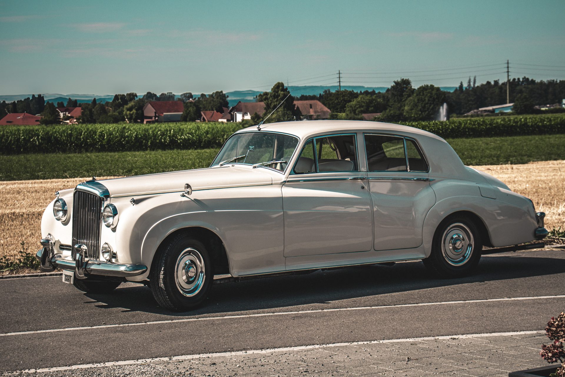Bentley S2