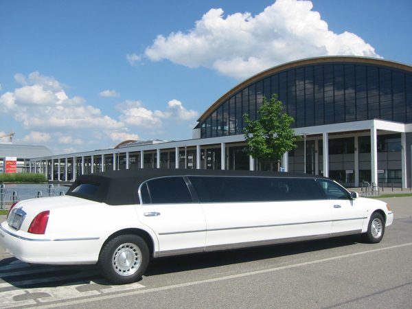 Lincoln Town Car Stretch
